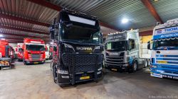 20260329-Tom-Holding-00304